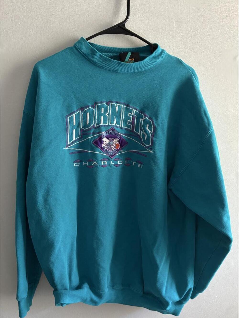 Logo Athletic Men's Charlotte Hornets Blue Crewneck Sweatshirt with Embroidered
